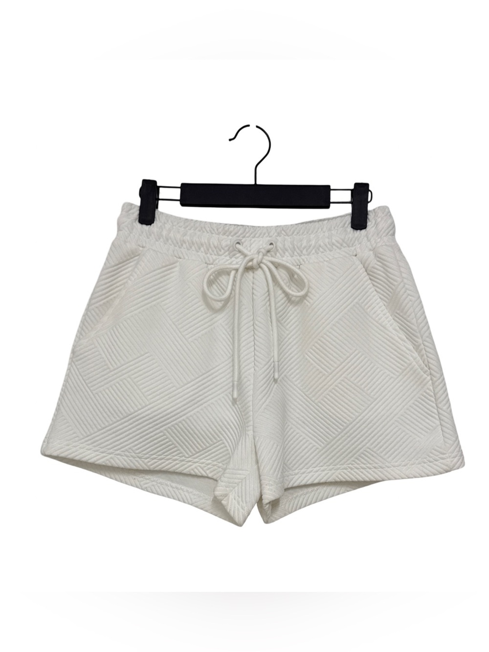 See And Be Seen Women’s White Geometric Textured Lounge Shorts Small